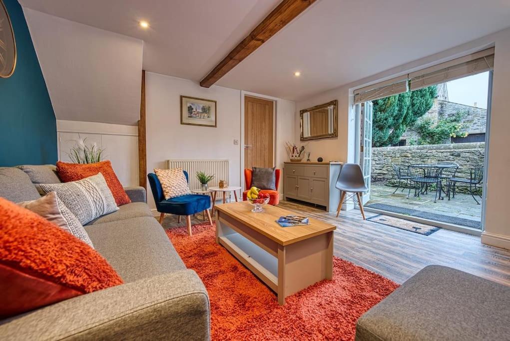 Delightful Two-Bedroom Cottage In The Heart Of Bakewell Eksteriør billede