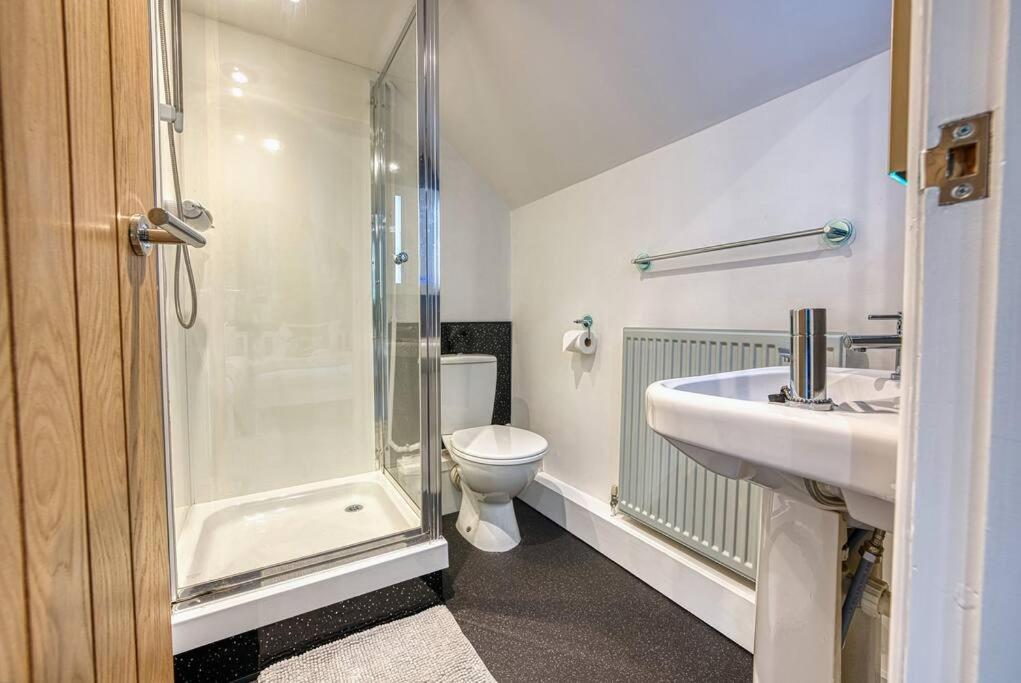 Delightful Two-Bedroom Cottage In The Heart Of Bakewell Eksteriør billede