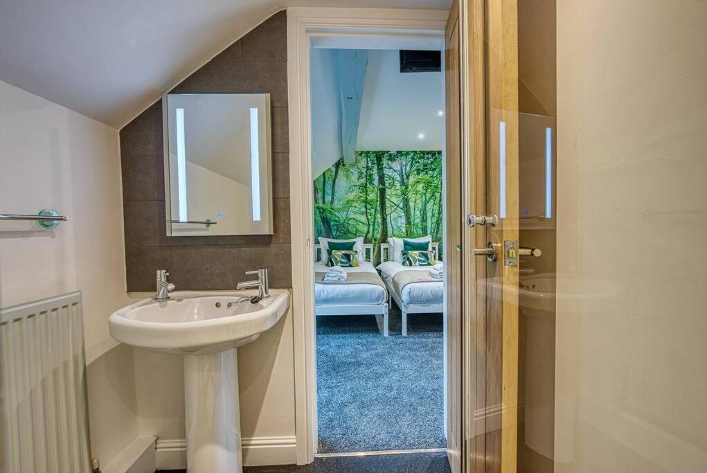 Delightful Two-Bedroom Cottage In The Heart Of Bakewell Eksteriør billede