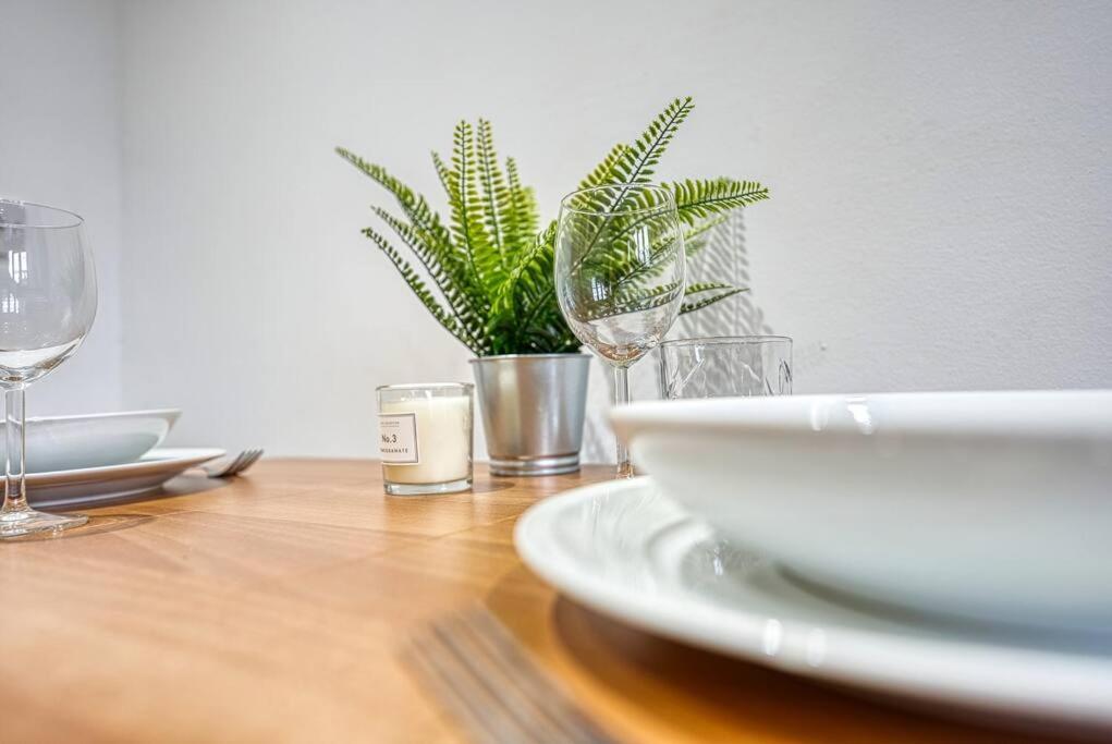 Delightful Two-Bedroom Cottage In The Heart Of Bakewell Eksteriør billede