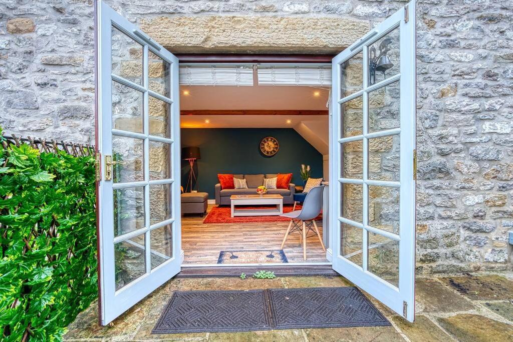Delightful Two-Bedroom Cottage In The Heart Of Bakewell Eksteriør billede